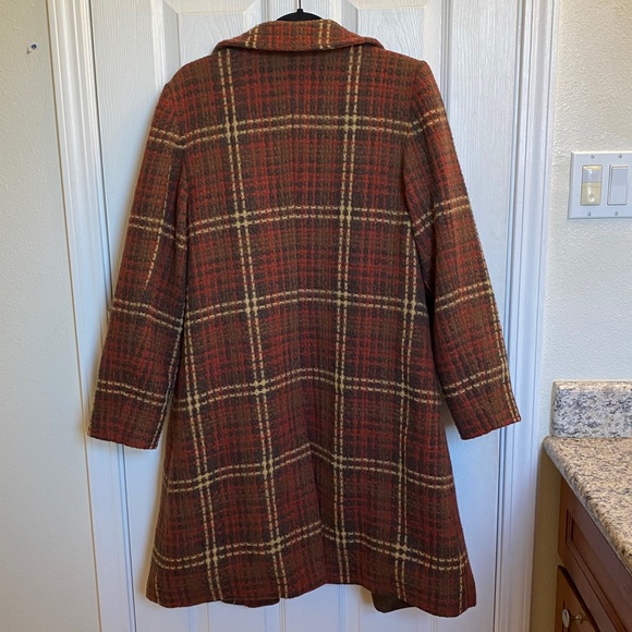 Vintage plaid wool coat (needs minor alterations) - Picture 2 of 5